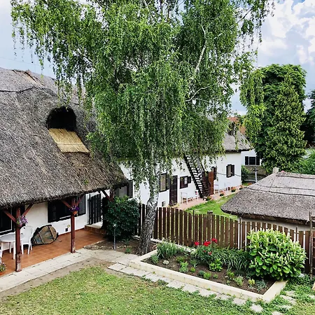 The Of History - Anno 1830 4* Tihany