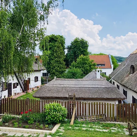 Hotel The Of History - Anno 1830 Tihany