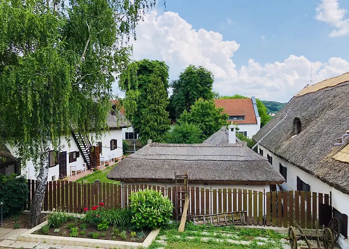 Hotel The Of History - Anno 1830 Tihany